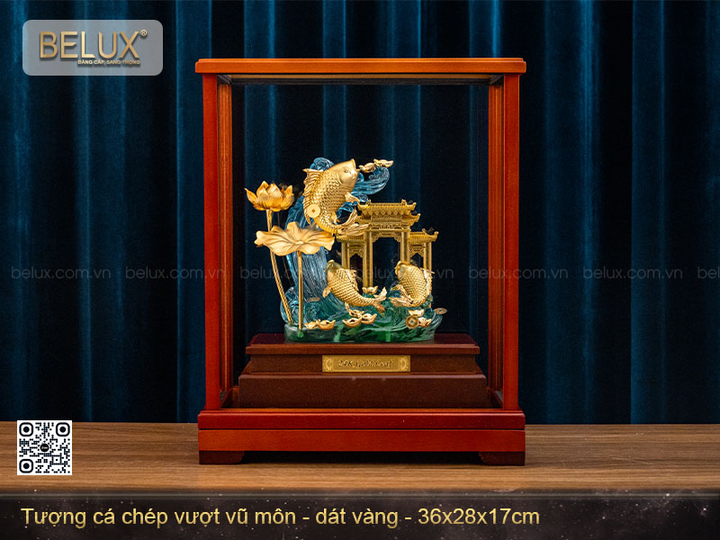 Tượng cá chép vượt vũ môn dát vàng 24k cao 36cm&nbsp;